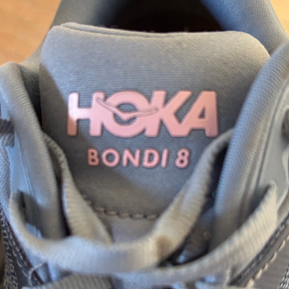 Hoka Women's Bondi 8 Athletic Shoes in size 9D - Picture 10 of 14